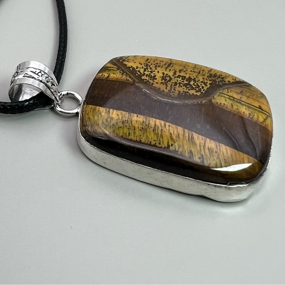 New Tiger’s Eye Gemstone Oval Silver Overlay Pendant Necklace w Cord - Picture 4 of 7
